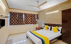 Itsy Hotels Aakash,100 Mts From Sardar Patel Stadium Ahmedabad India